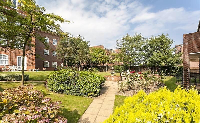 Turnberry Close, Hendon, NW4, London